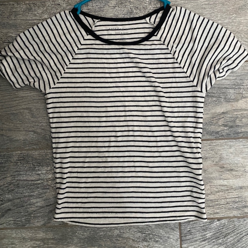 ✨American Eagle Soft & Sexy Tee